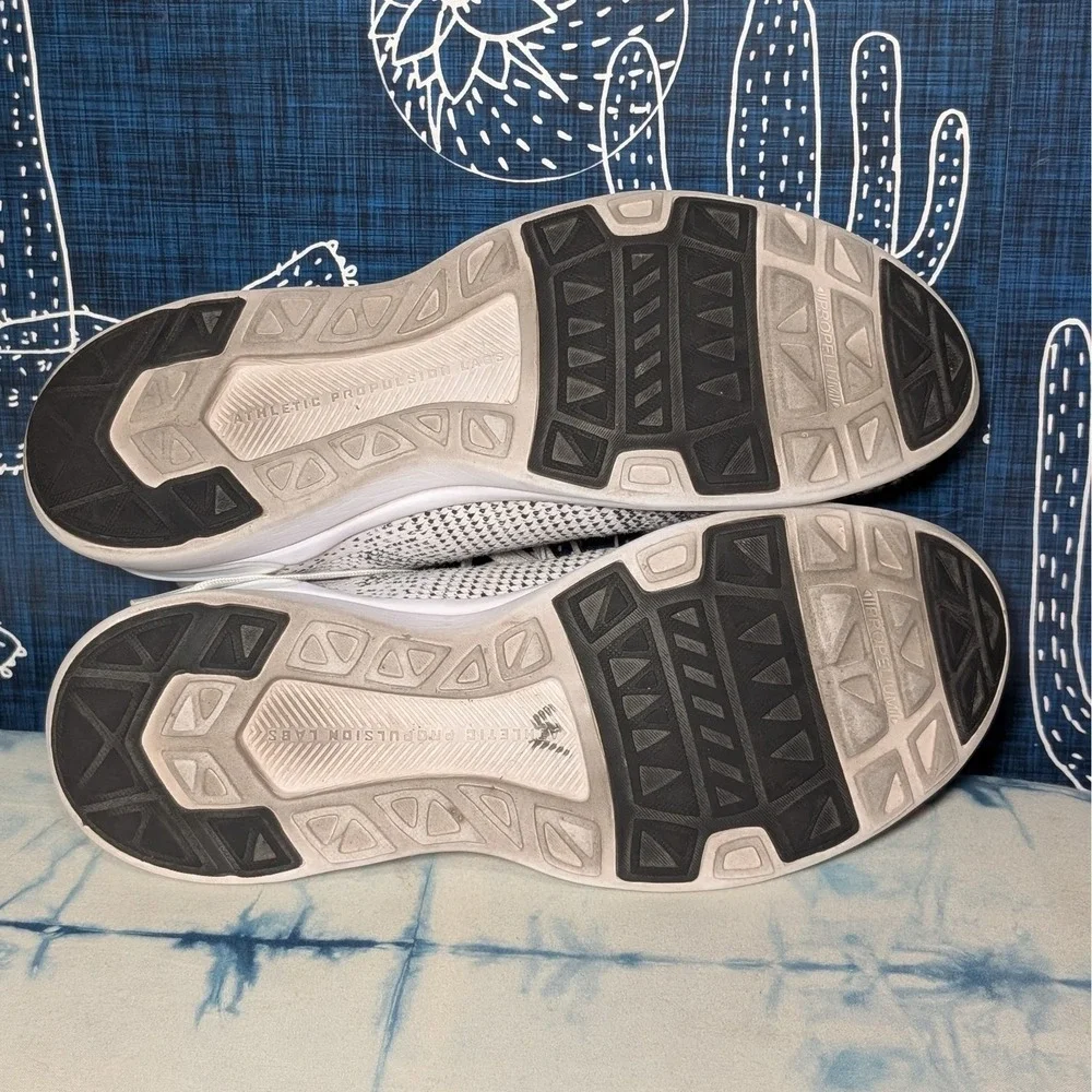 APL TechLoom Breeze Sneakers White Black Ombre Women's Size 10